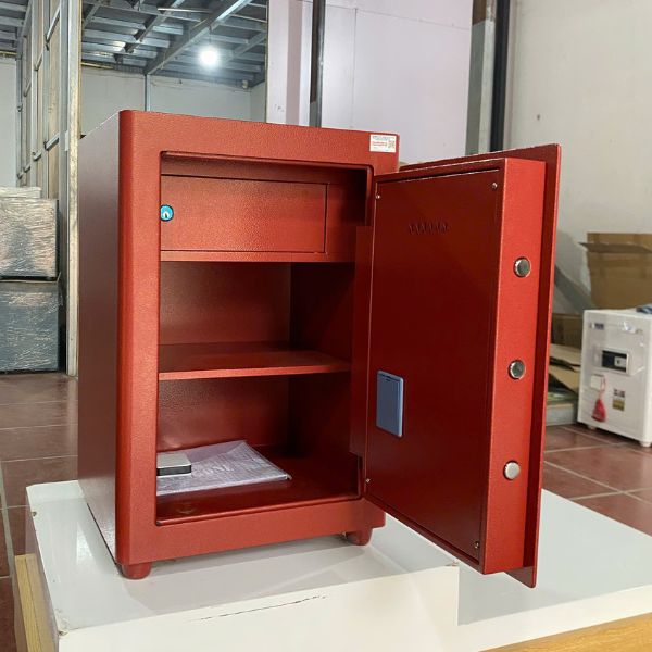 Két sắt Ngân Hàng ACB82 màu đỏ bên trong