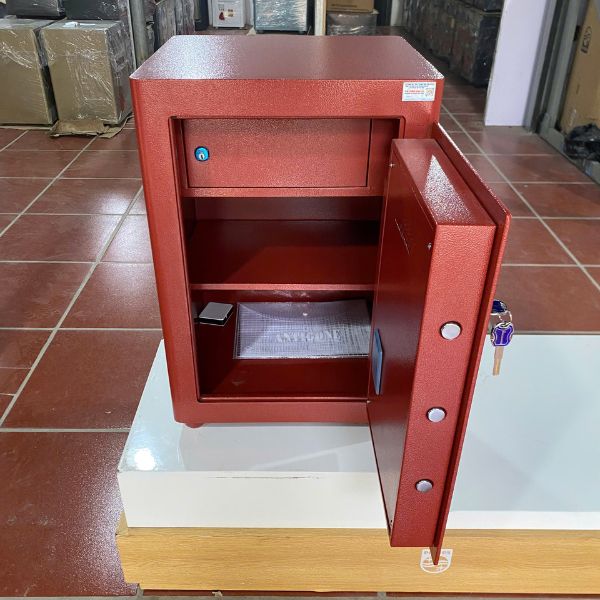 Két sắt Ngân Hàng ACB82 màu đỏ thực tế