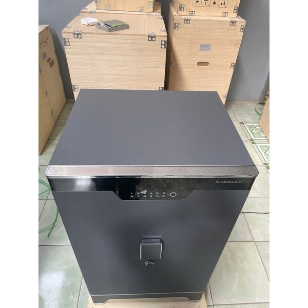Két sắt Kassler KL-100LS6 Max khóa két