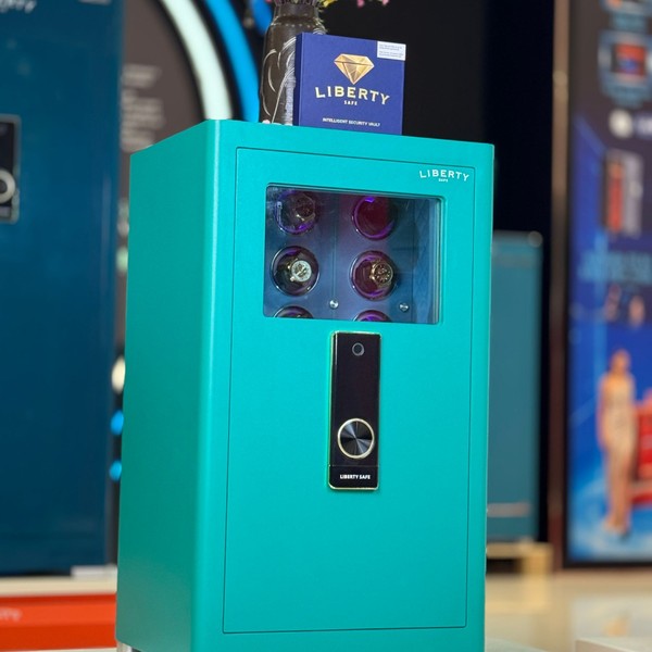 Két sắt đồng hồ Liberty LB1000 Pro 12 Watch Winder mặt bên