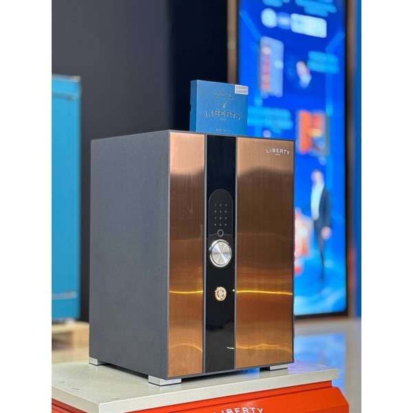Két sắt Liberty LB58-S11-PRO mặt bên