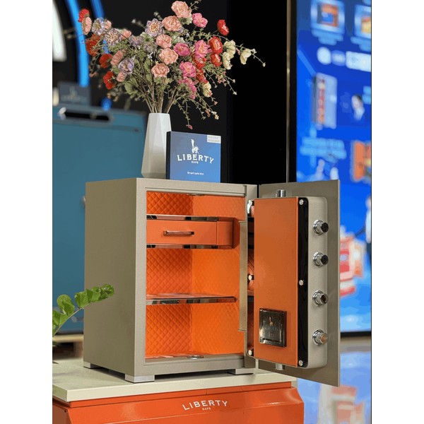 Két sắt Liberty LB79-S9-PRO mặt bên